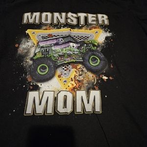 Grave Digger (monster mom tee) L